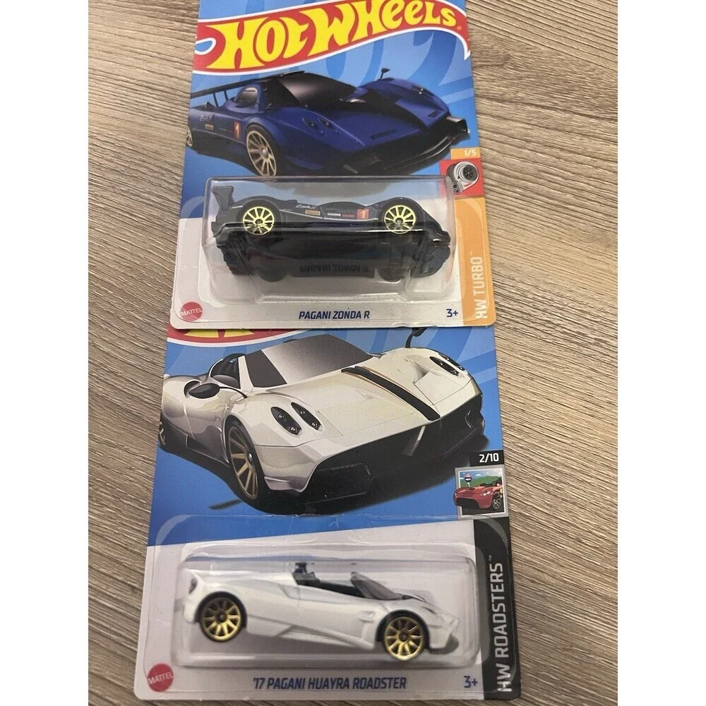 Hot Wheels Pagani Zonda R & '17 Huayra Roadster 1:64 Black/White Diecast 2021